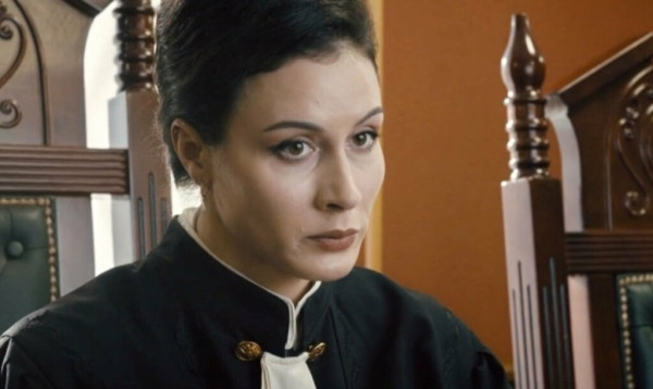 Красотка Елена Вожакина: от «Ментов» до «Первого отдела» и откуда кольцо и «три ребенка» Красотка Елена Вожакина: от «Ментов» до «Первого отдела» и откуда кольцо и «три ребенка»