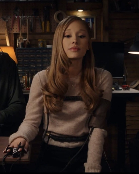 Первый взгляд на новую комедию с Арианой Гранде в главной роли Первый взгляд на новую комедию с Арианой Гранде в главной роли