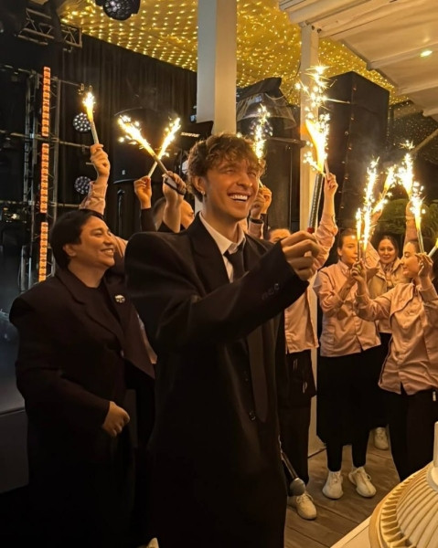 Нюша, Филипп Киркоров, Мот с женой и другие на дне рождения Егора Крида