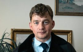 Похоронил дочь и мечтает о сыне: как живет актер Алексей Демидов